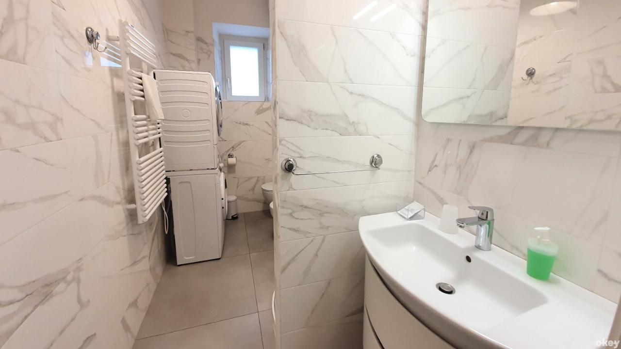 Star House - Bari Centro Apartment Bagian luar foto